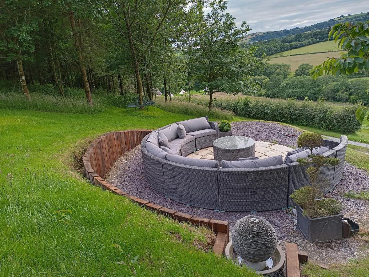 Oak Tree Farm Hotel Llanfynydd Exterior photo