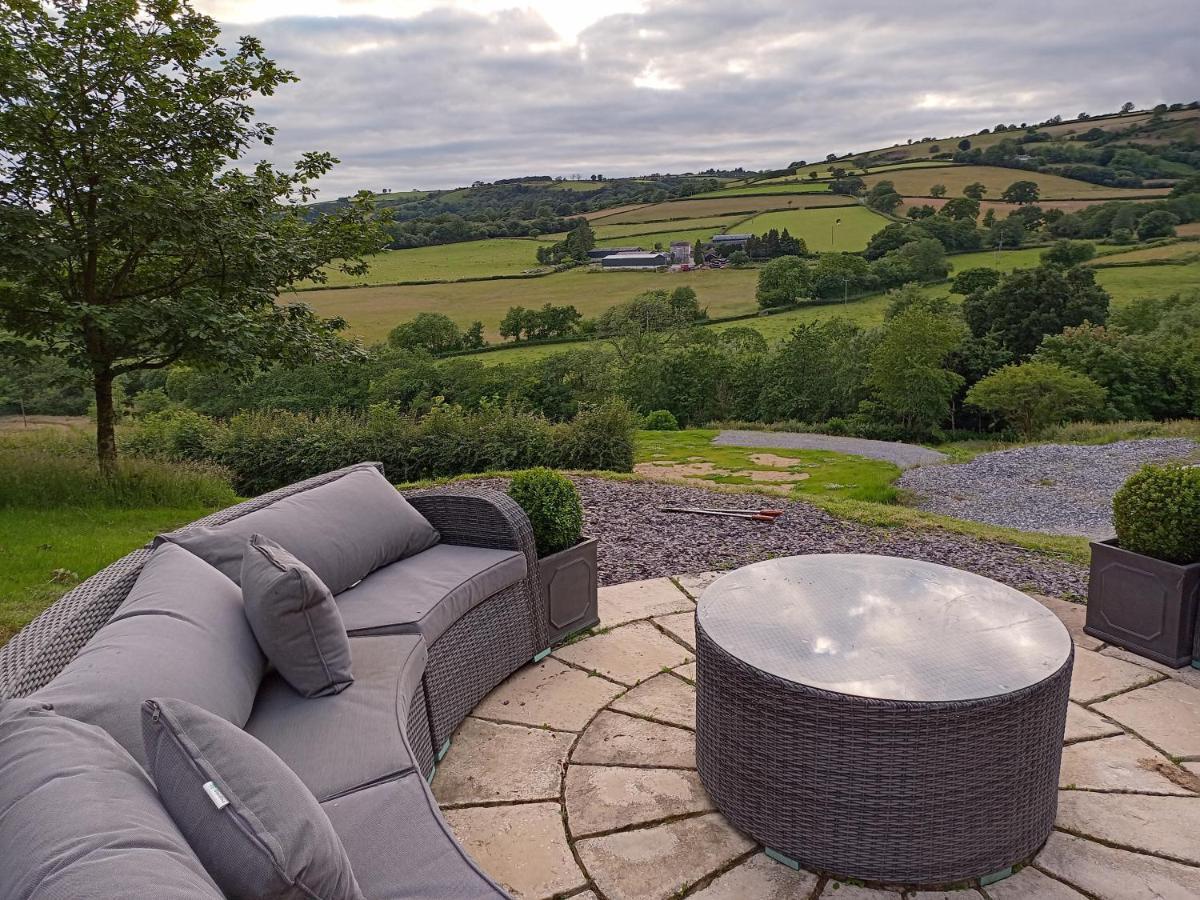 Oak Tree Farm Hotel Llanfynydd Exterior photo